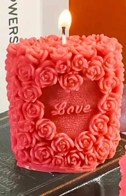 Love rose bud candle